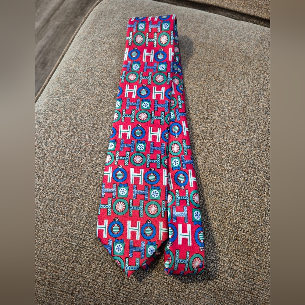 Hallmark Christmas Tie